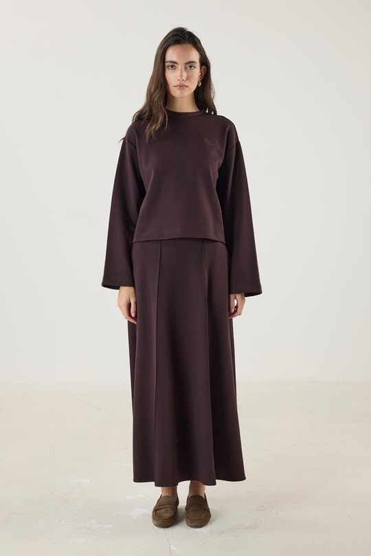 Acı Kahve Kısa Sweatshirt, Çan Kesim Etek Takım