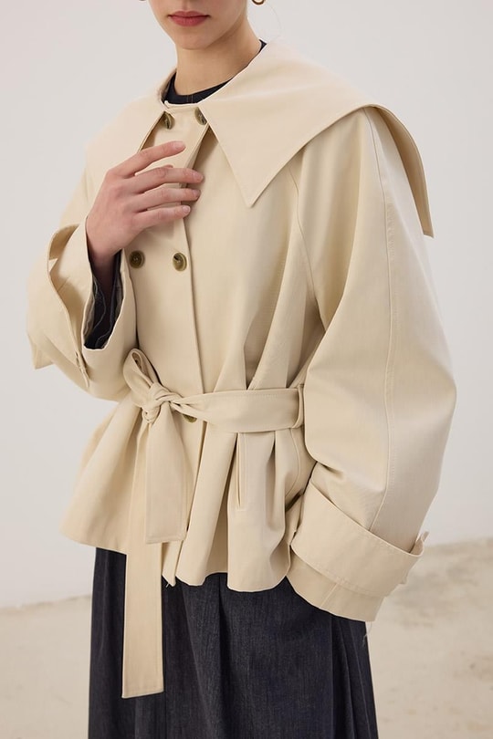 Geniş Yaka Kısa Trençkot Krem