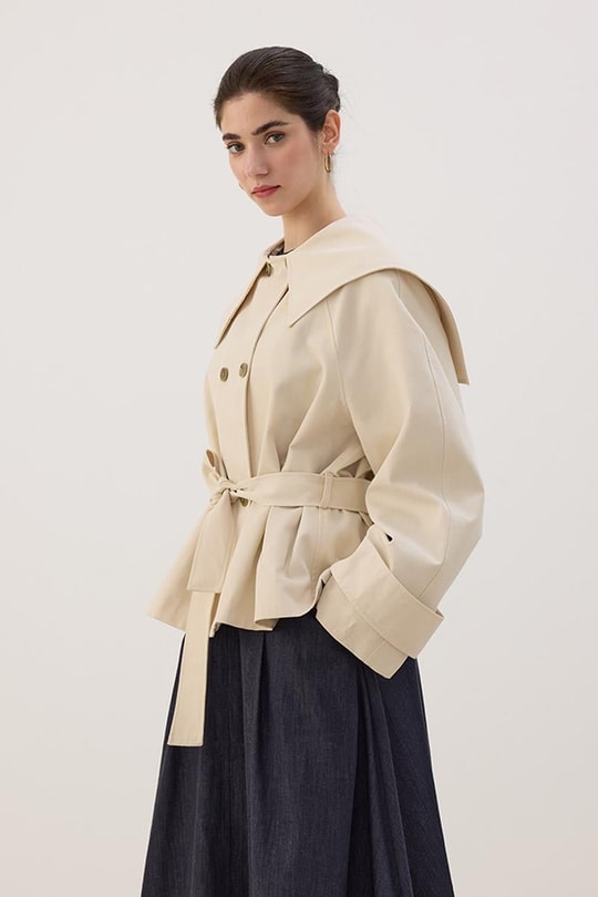 Geniş Yaka Kısa Trençkot Krem