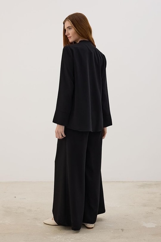 Yakası Pileli Bluz Siyah