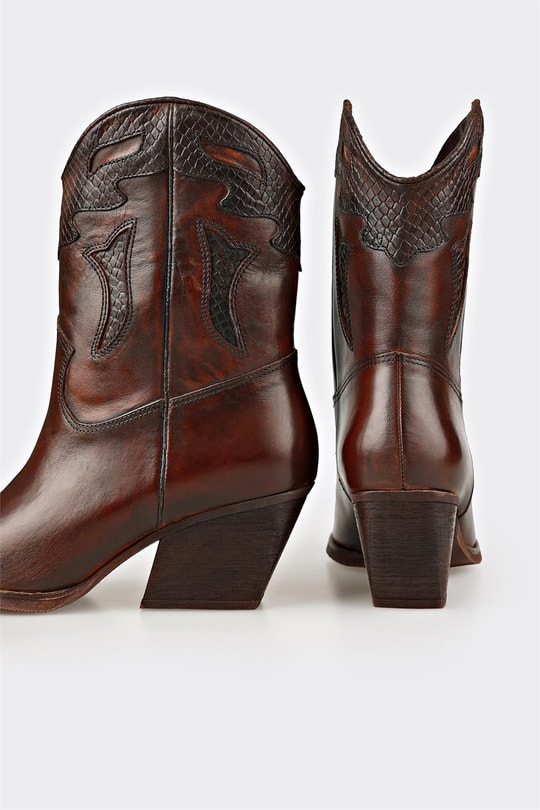 Kahve Deri Kadın Bot