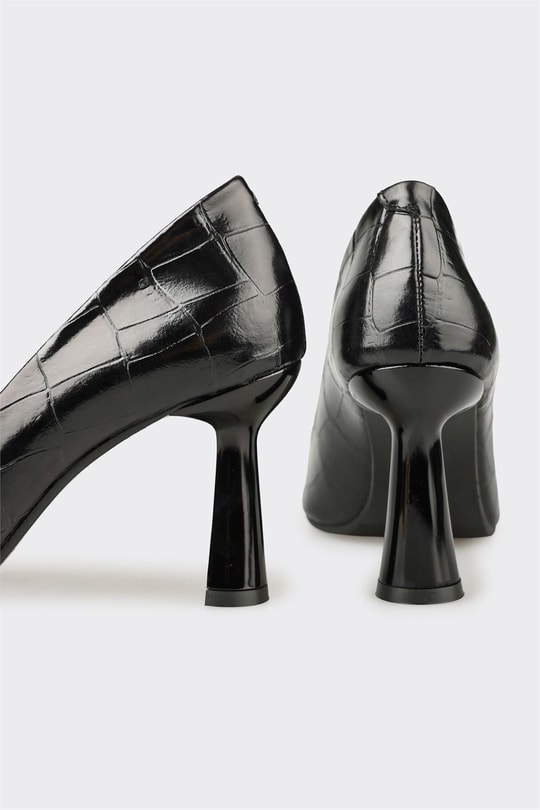 Siyah Deri Kadın Stiletto
