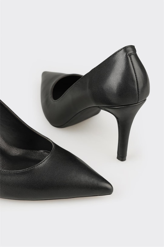 Siyah Deri Kadın Stiletto