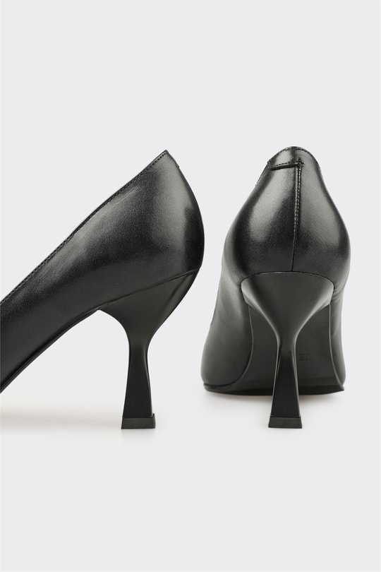 Siyah Deri Kadın Stiletto