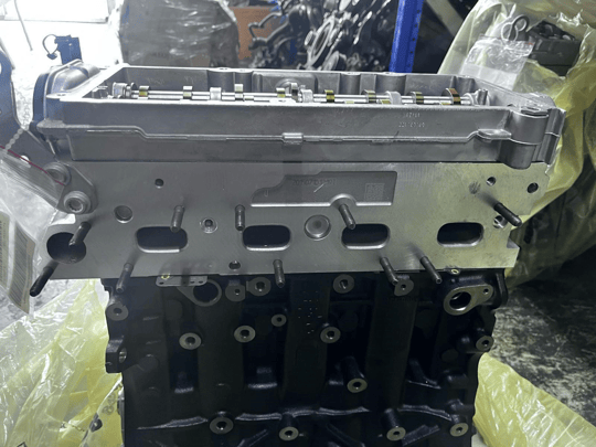 PSASeat 1.6 dizel  CLH, CXX, DDY, DCX ve DGT orijinal sıfır sandık motor04l100090