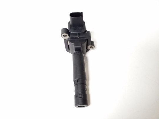 HELLAMercedes W204 C200 Ateşleme Bobini Hella Marka A0001502580A0001502580