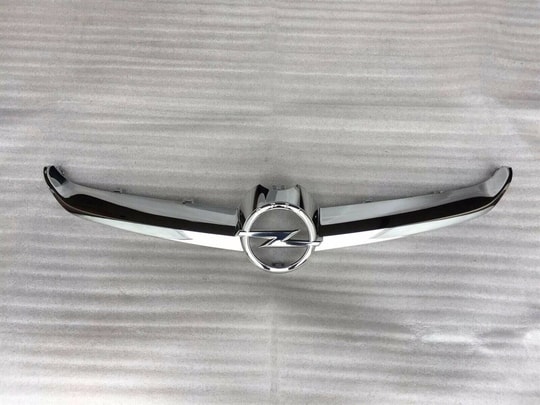 Opel Astra J Ön Panjur Nikalajı Orjinal GM Marka 