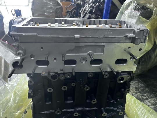 PSASeat 1.6 dizel  CLH, CXX, DDY, DCX ve DGT orijinal sıfır sandık motor04l100090