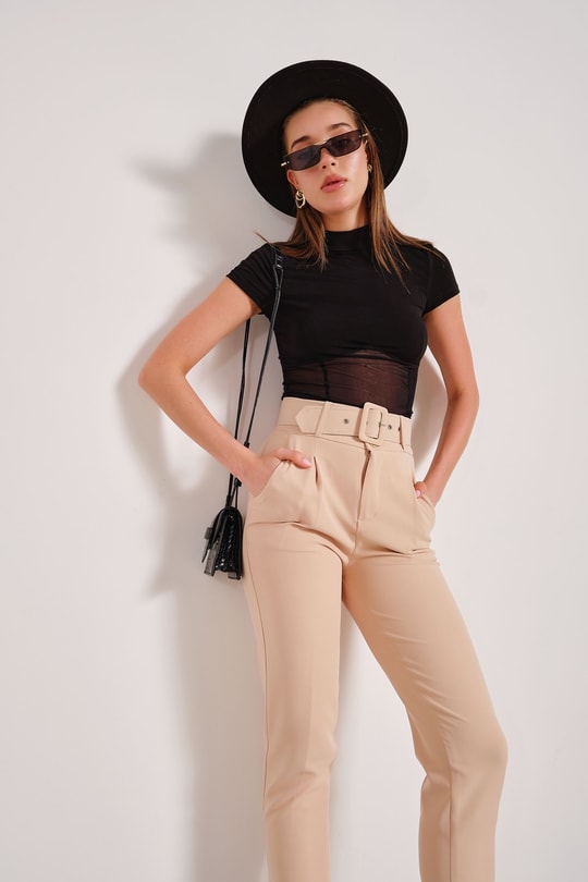Baret Dikişli Transparan Bluz Siyah