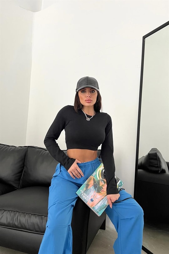 Bisiklet Yaka Basic Crop Bluz Siyah