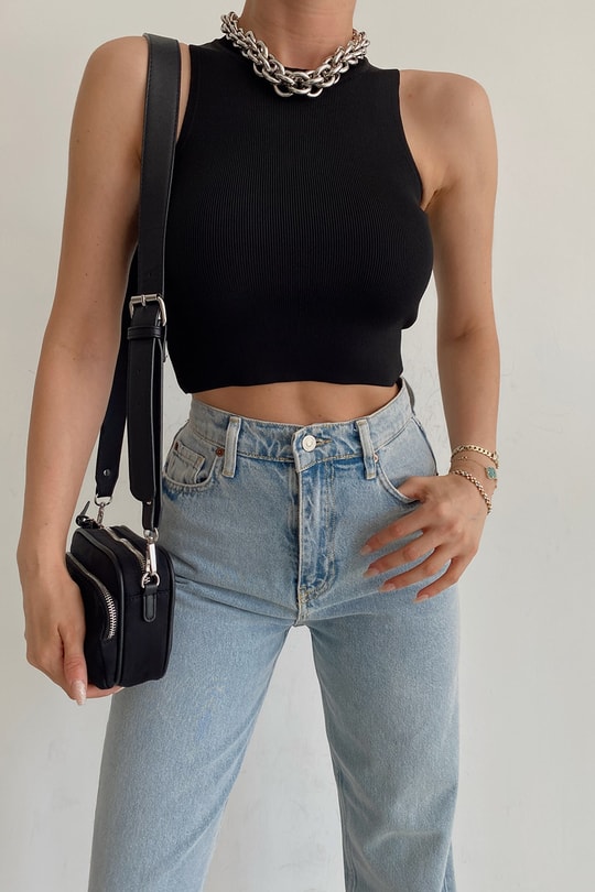 Boğazlı Pamuklu Örme Bluz Siyah