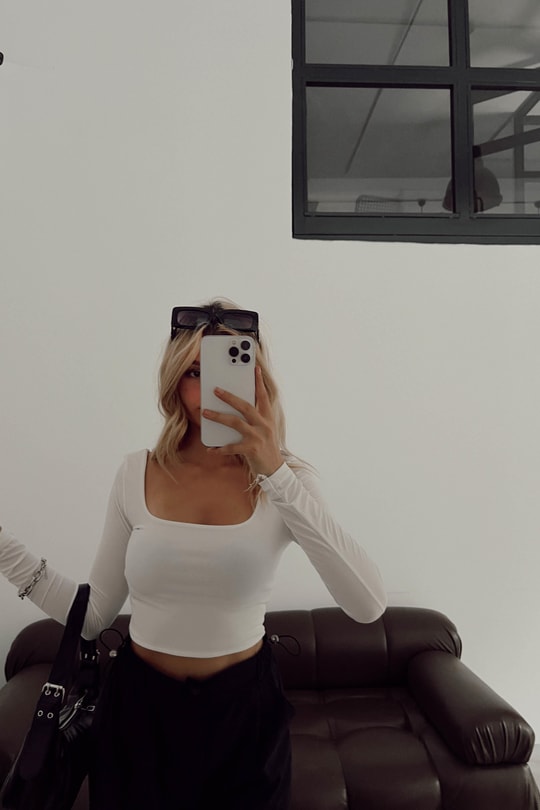 Crop Kare Yaka Bluz Beyaz