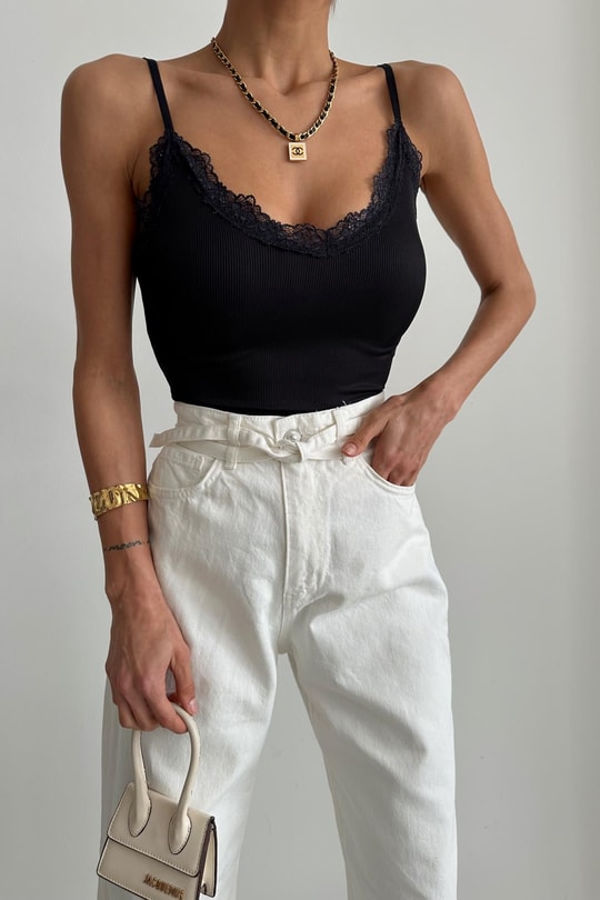 Dantel Yaka Askılı Crop Siyah