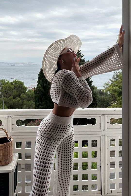 Delikli Crop Triko Krem