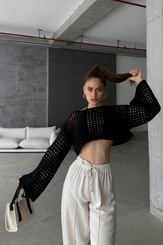 Delikli Crop Triko Siyah