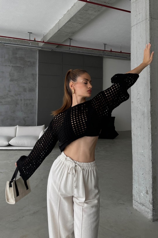 Delikli Crop Triko Siyah