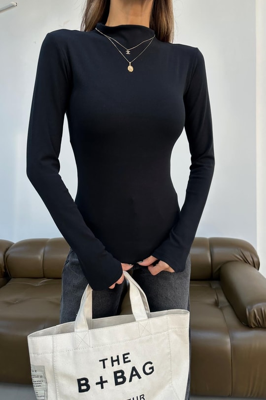 Dik Yaka Basic Bluz Siyah