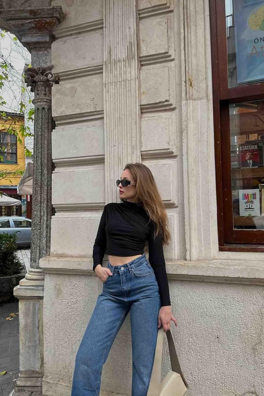 Dik Yaka Büzgülü Premium Bluz Siyah