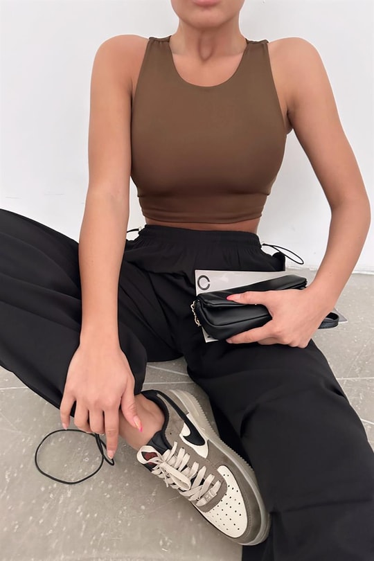 Halter Yaka Basic Crop Bluz Kahve