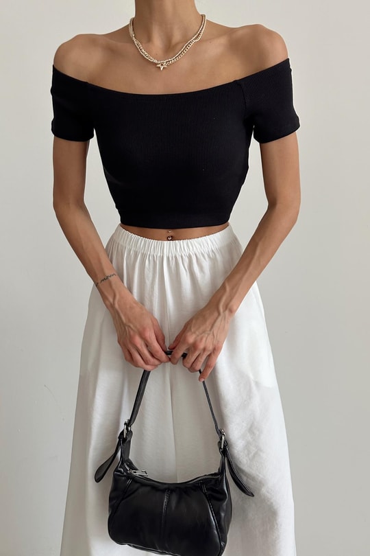 Kayık Yaka Basic t-shirt Siyah