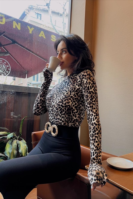 Leopar Desenli Bluz Kahverengi