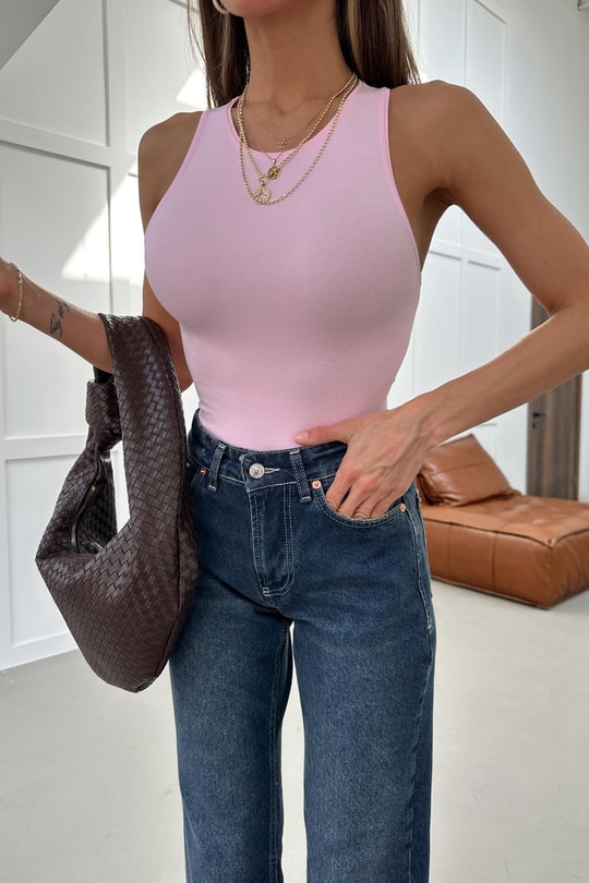 Nour Atlet Pembe