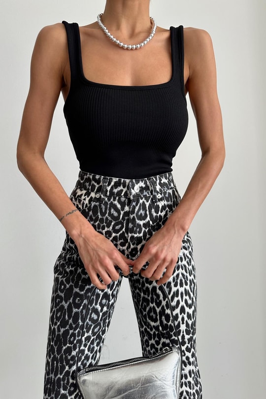 Seamless Crop Siyah