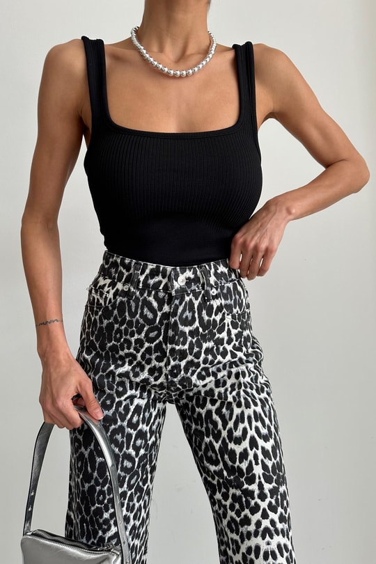Seamless Crop Siyah