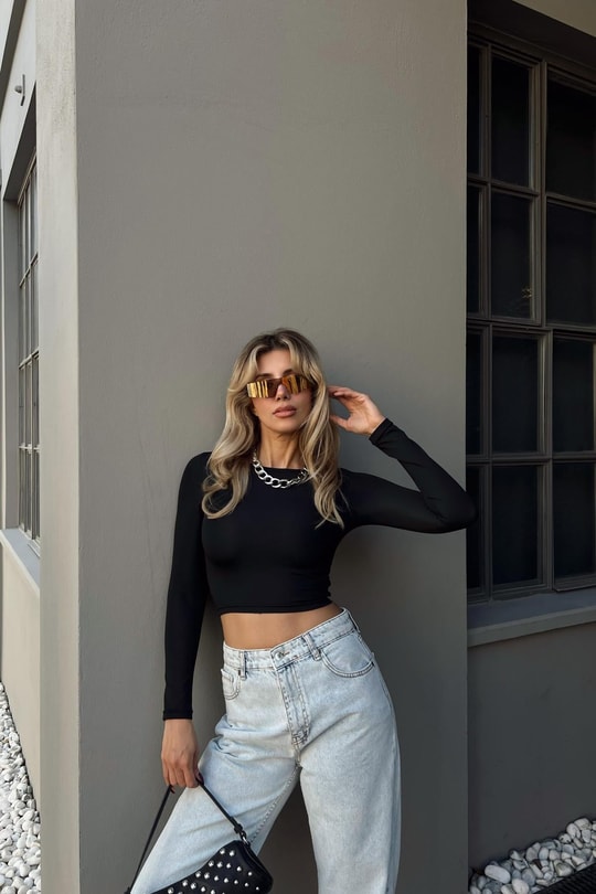 Sırt Halka Detay Crop Bluz Siyah