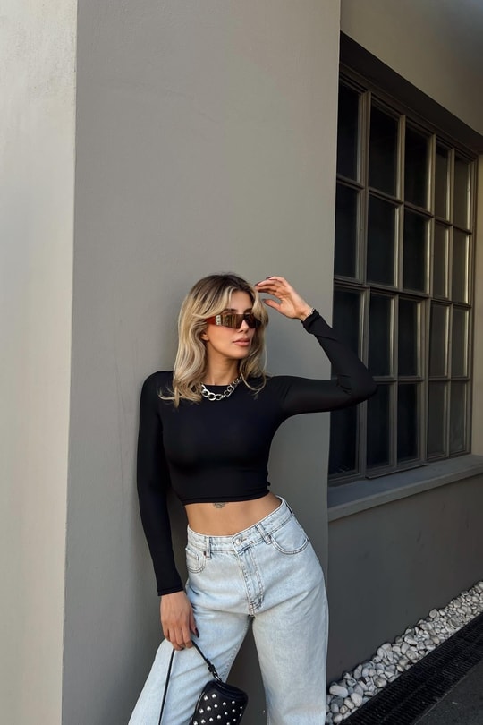 Sırt Halka Detay Crop Bluz Siyah