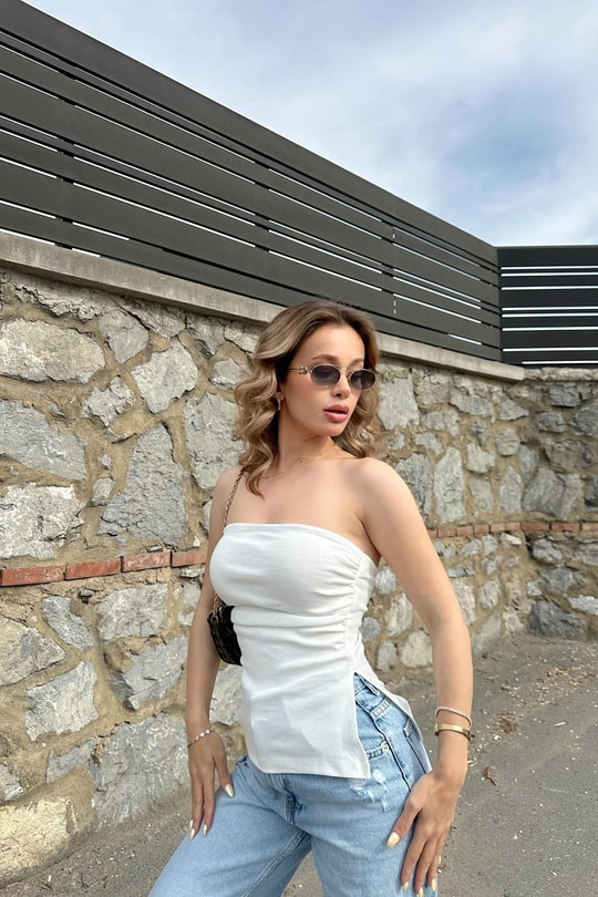 Tek Yırtmaçlı Bluz Beyaz