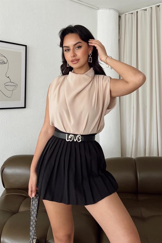 Vatkalı Sıfır Kol Bluz Bej