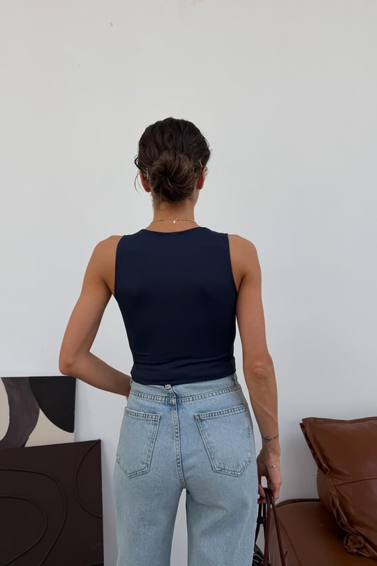 Yuvarlak Yaka Kolsuz Crop Lacivert