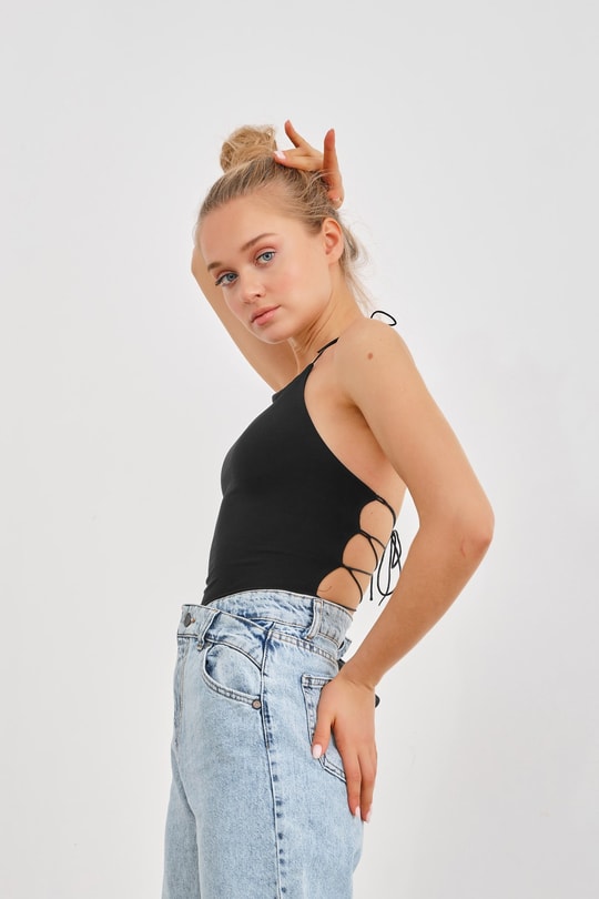 Çapraz Sırt Dekolteli Bodysuit Siyah