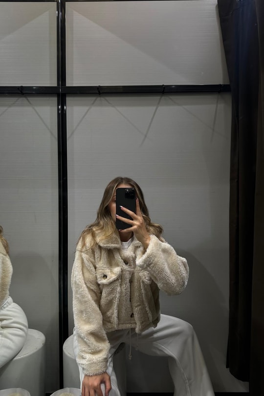 Cepli Crop Peluş Taş