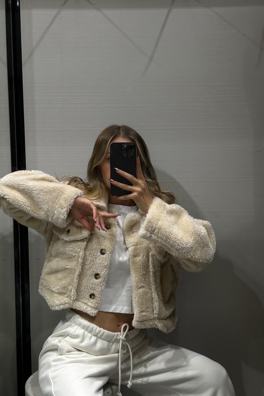 Cepli Crop Peluş Taş