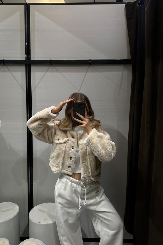 Cepli Crop Peluş Taş