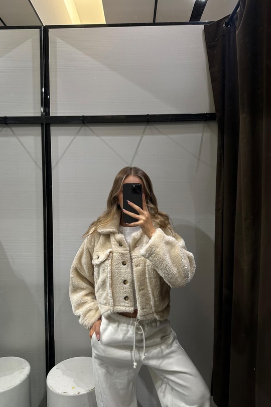 Cepli Crop Peluş Taş