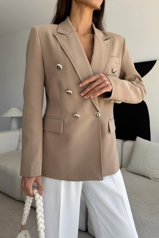 Gold Düğmeli Belden Oturtmalı Blazer Ceket Camel