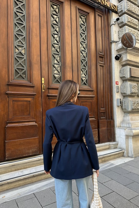 İnce Kemerli Blazer Ceket Lacivert