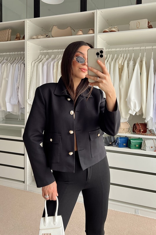 İnci Düğmeli Crop Ceket Siyah