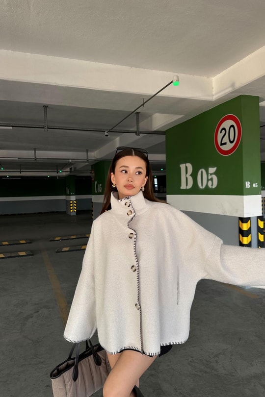 Keçe Tüylü Dikiş Detay Ceket Krem