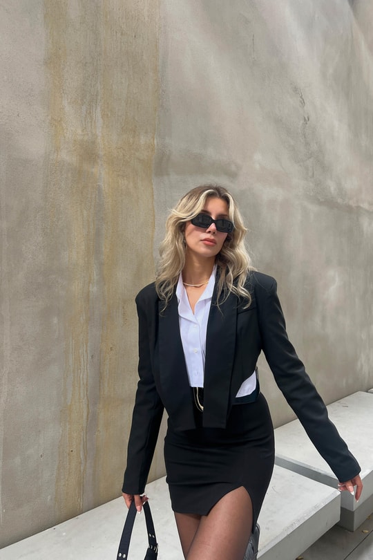 V Kesim Crop Ceket Siyah