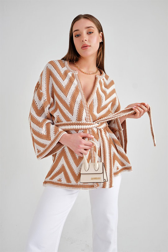 Zikzak Desenli Kuşaklı Hırka Camel