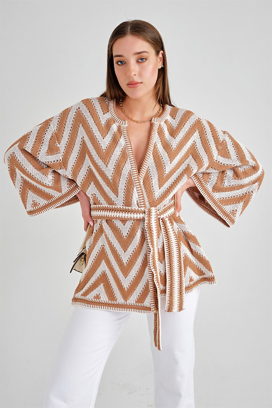 Zikzak Desenli Kuşaklı Hırka Camel