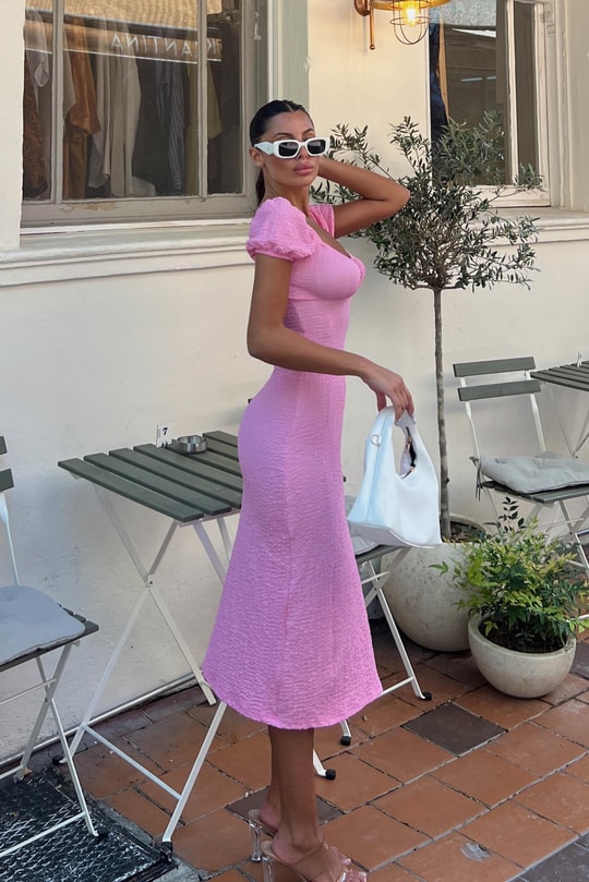 Kalp Yaka Carlen Elbise Pembe