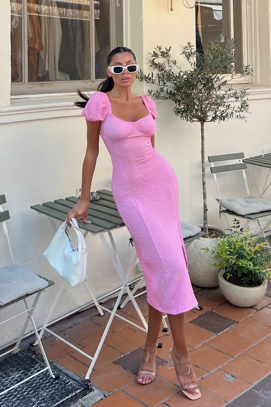 Kalp Yaka Carlen Elbise Pembe
