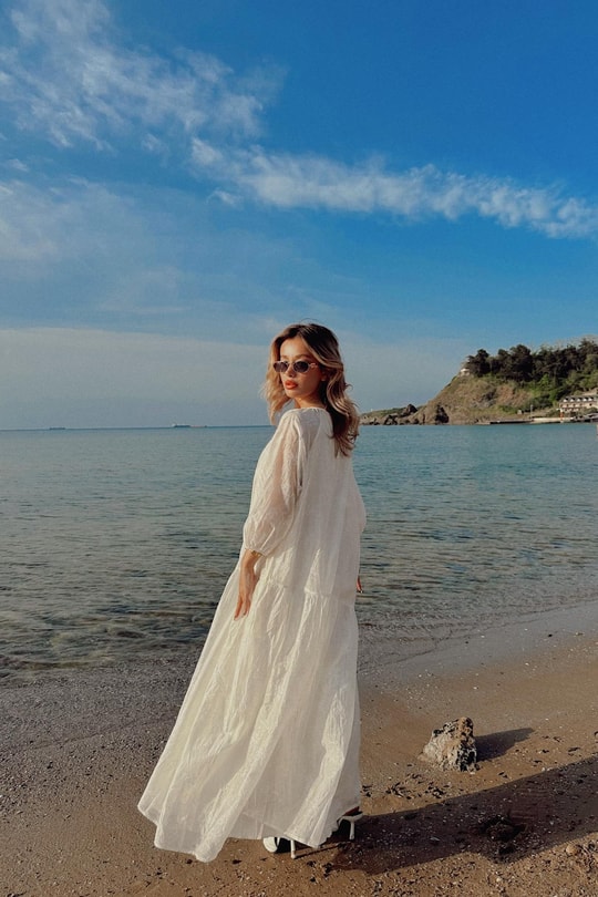 Lela Elbise Bej