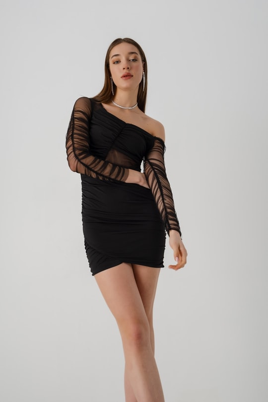 Drape Detay Transparan Elbise Siyah