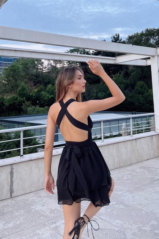 Marlyn Sırt Dekolteli Mini Elbise Siyah